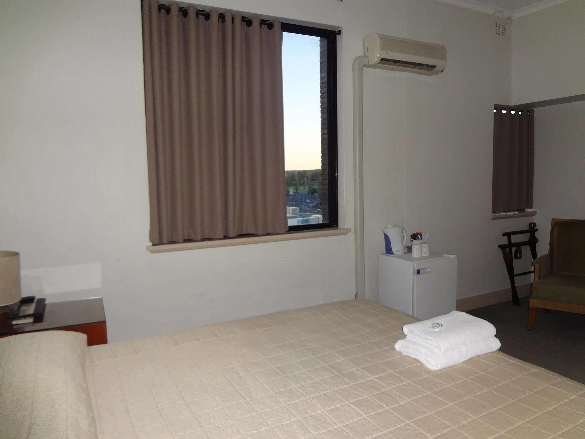 Amaroo Hotel Dubbo Luaran gambar